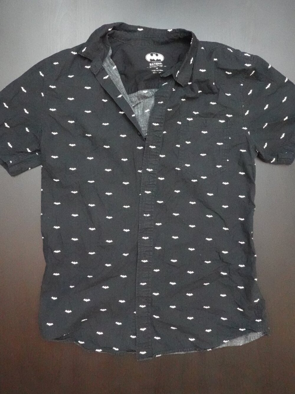 Batman Button Up Short Sleeve Unisex Sz M - GOOD CONDITION